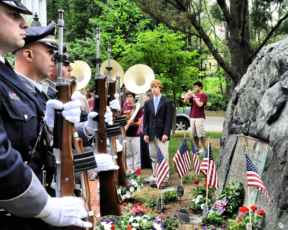 Derek Shay plays TAP#12E9DB