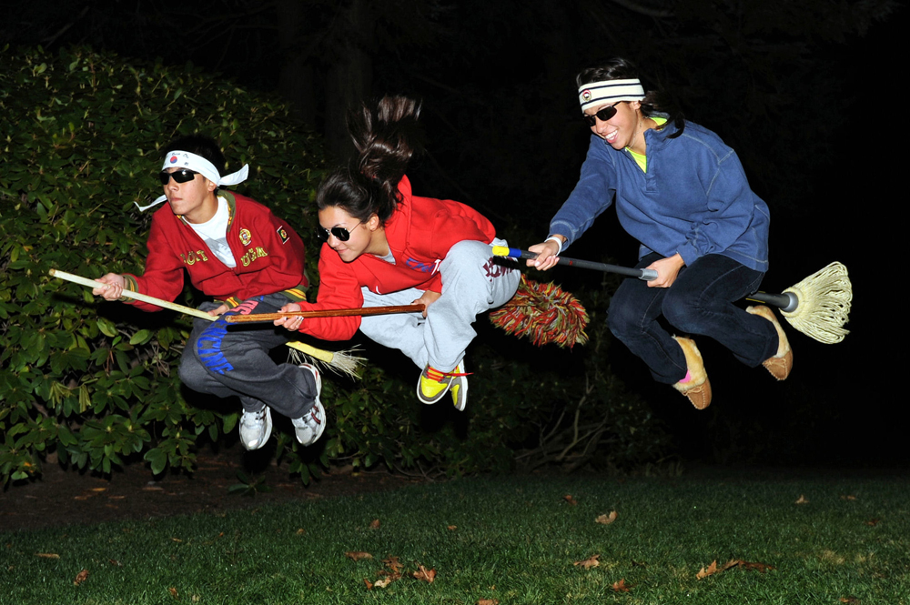 Robert, Emelia and S#12E962